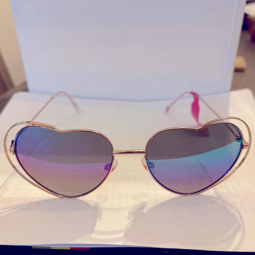 NWT Betsy Johnson Sunglasses Heart-Shaped Designer Gold Trim UV Protection